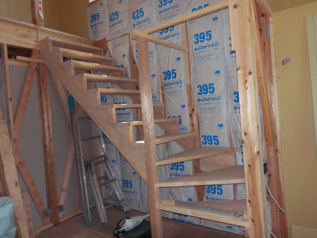 青梅の家⑧　階段工事