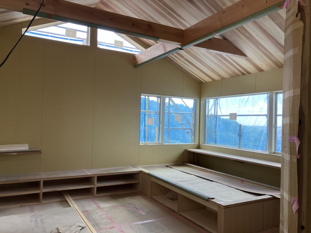 高台にある中山の家～7～木工事完了･キッチン搬入